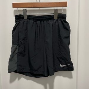 Nike Running Shorts 5”